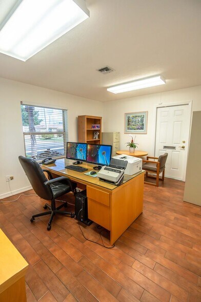 More Photos Of 18 NE 2nd Ave, Dania Beach Office For Sale