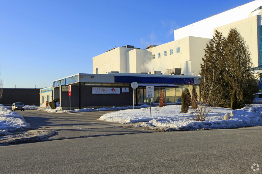 Primary Photo Of 25 Mallard Rd, Toronto Light Distribution For Lease