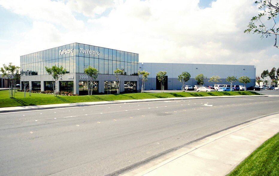 More Photos Of 3999 E La Palma Ave, Anaheim Warehouse For Sale