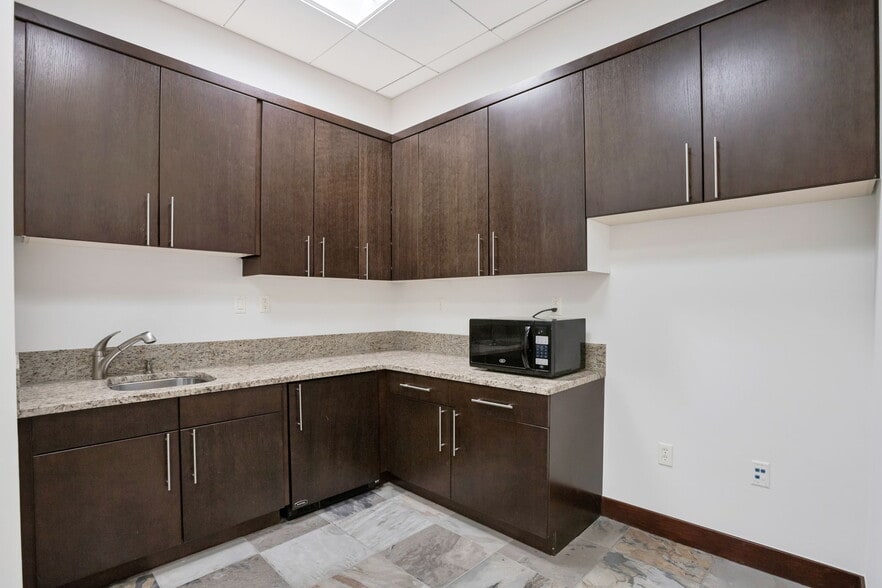 More Photos Of 10463 Park Meadows Dr, Littleton Medical For Sale