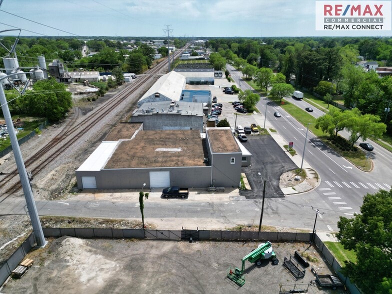 More Photos Of 2850 Cromwell Rd, Norfolk Warehouse For Sale