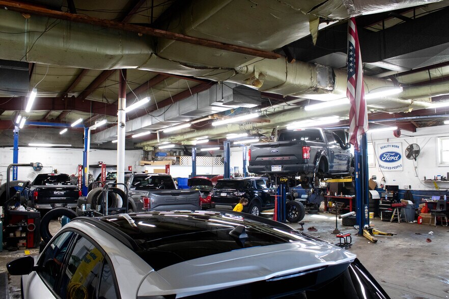 More Photos Of 1625 Commerce St, Wellsburg Auto Dealership For Sale