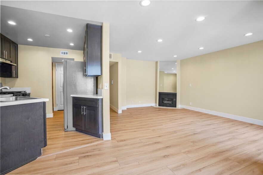 More Photos Of 1207 N Columbus Ave, Glendale Apartments For Sale