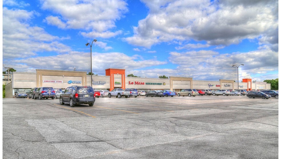 Primary Photo Of 807-841 84th St, Papillion General Retail For Lease
