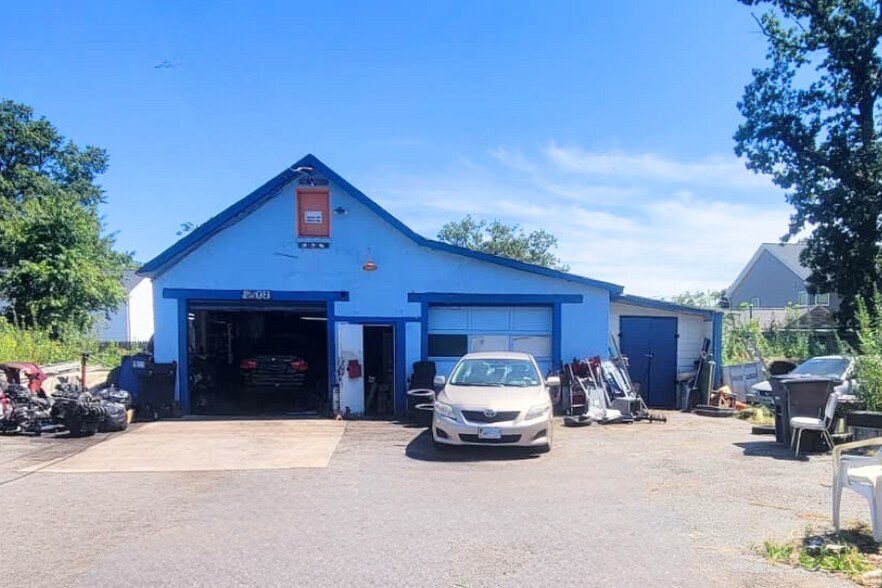 More Photos Of 1508 Opus Ave, Capitol Heights Auto Repair For Sale
