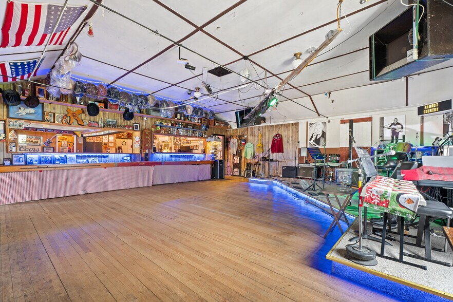 More Photos Of 7930 French Rd, Alpena General Retail For Sale