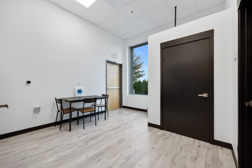 More Photos Of 9425 Sandifur Pky, Pasco Office For Sale