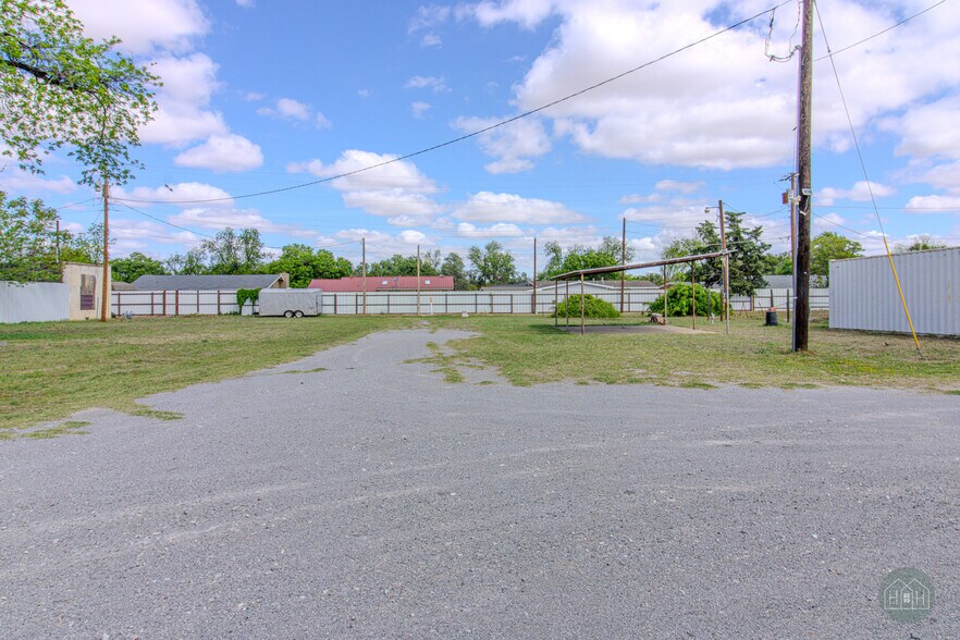 More Photos Of 3720 Wilbarger St, Vernon Flex For Sale