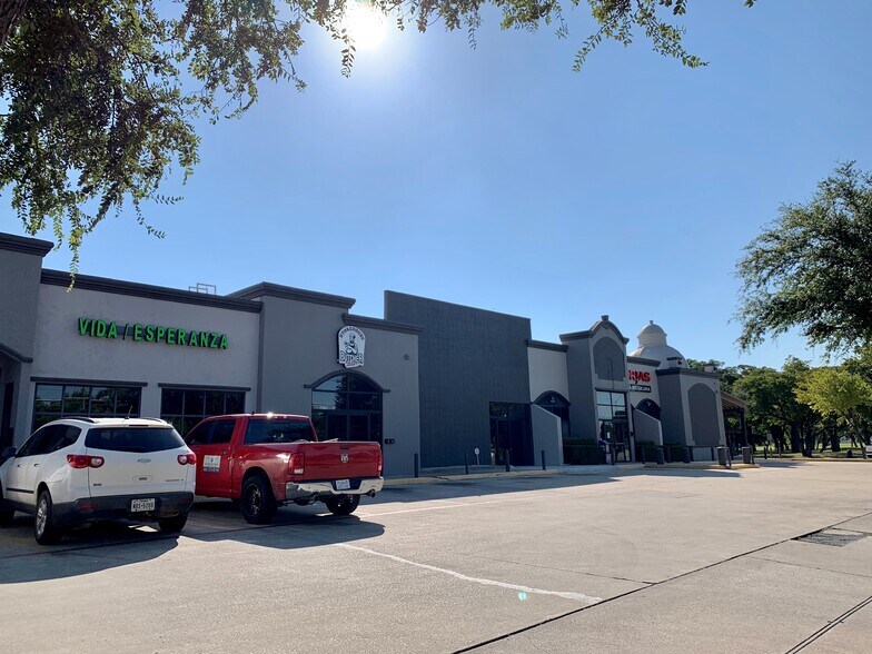 More Photos Of 8014 Harry Hines Blvd, Dallas Storefront For Lease