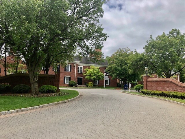 More Photos Of 10 Auer Ct, East Brunswick Medical For Sale