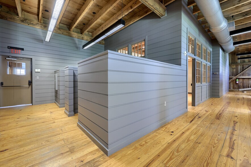 More Photos Of 709 Hartman Station Rd, Lancaster Loft Creative Space For Lease