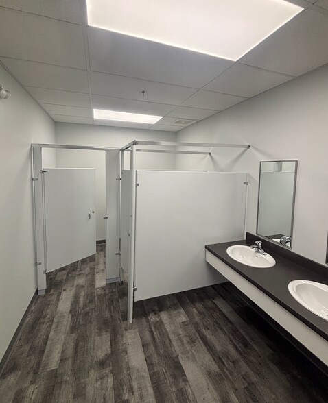 More Photos Of 4680 Caprice Dr, Middletown Industrial For Sale