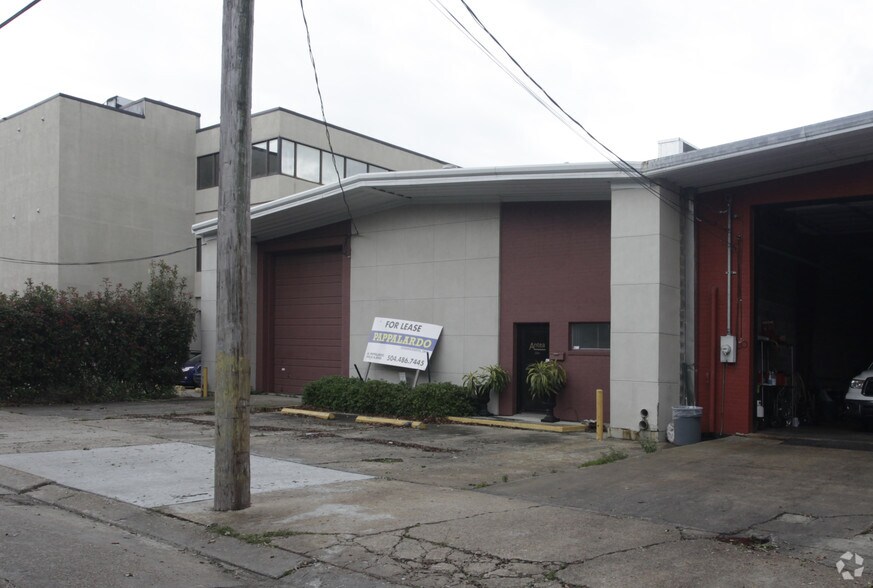 More Photos Of 2504 Metairie Lawn Dr, Metairie Warehouse For Lease