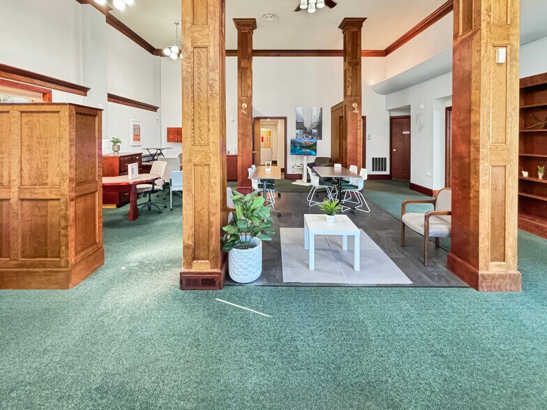 More Photos Of 740 SE Pioneer Way, Oak Harbor Office For Lease