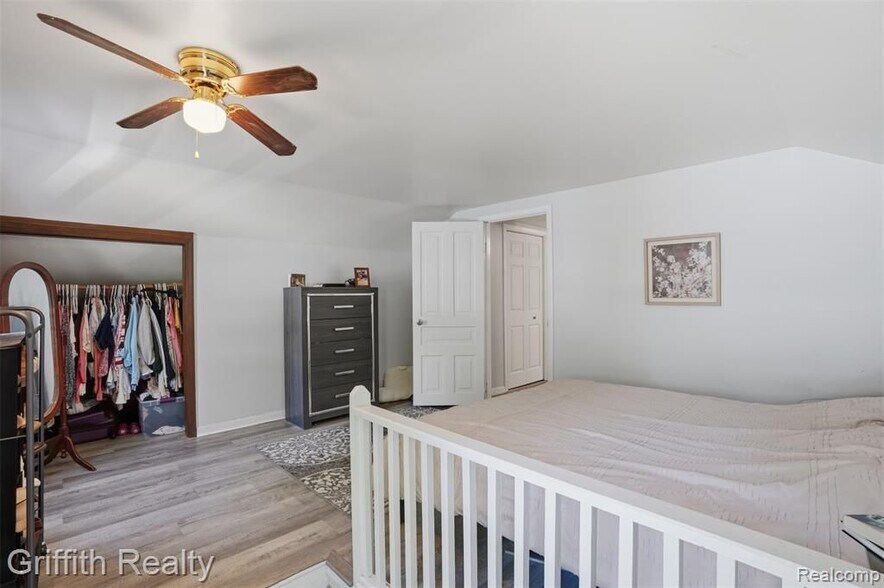 More Photos Of 131 E Main St, Vernon Religious Facility For Sale
