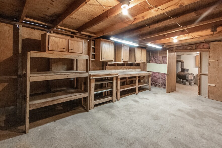 More Photos Of 535 W Main St, Franklin Specialty For Sale