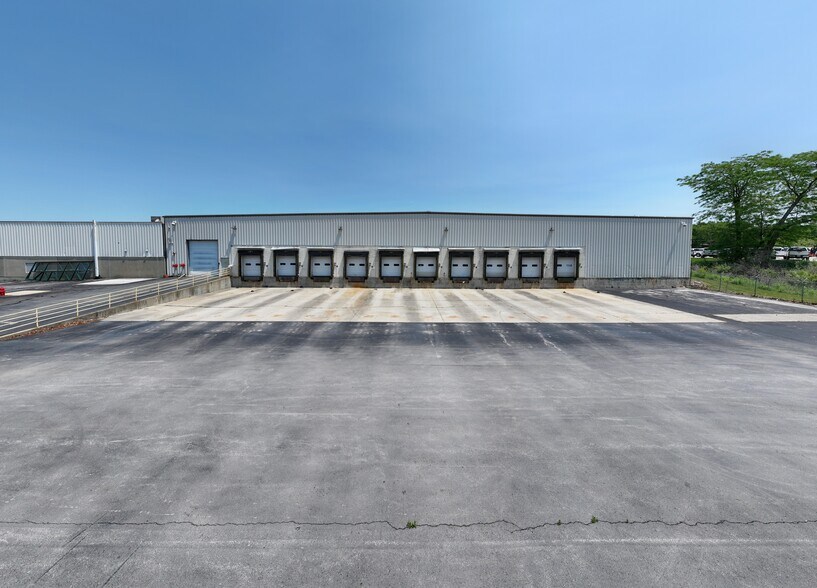 More Photos Of 2425 American Way, Fort Wayne Warehouse For Lease