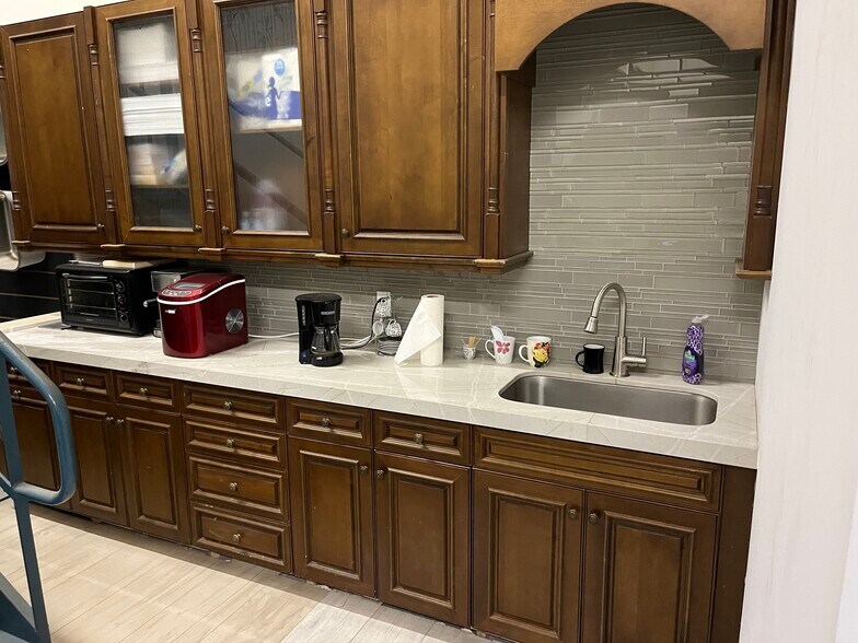 More Photos Of 2660 NW 15th Ct, Pompano Beach Warehouse For Lease