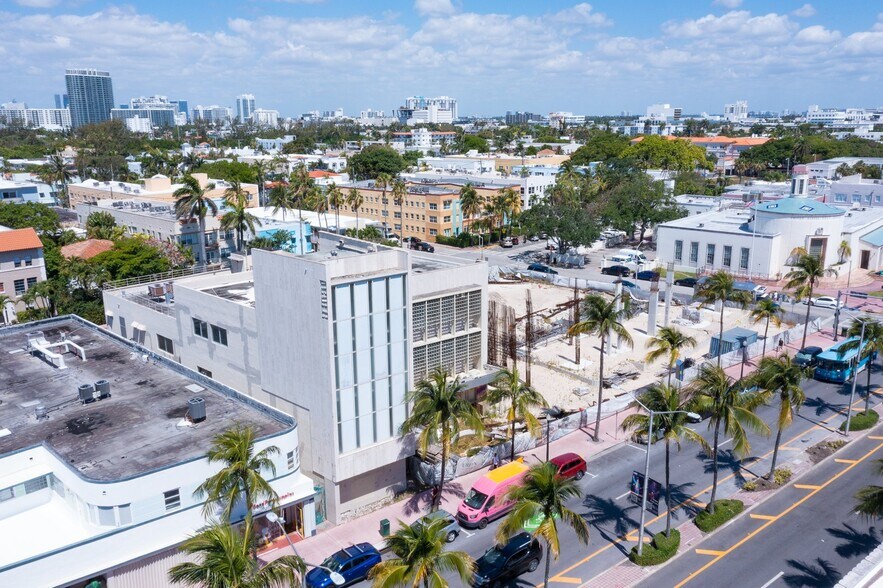 Primary Photo Of 1234 Washington Ave, Miami Beach General Retail For Lease