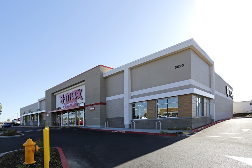 More Photos Of 3020-3040 Sprague Ln, Woodburn Freestanding For Lease