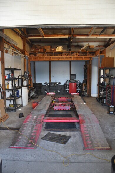 More Photos Of 1235 Ben Sawyer Blvd, Mount Pleasant Auto Repair For Sale