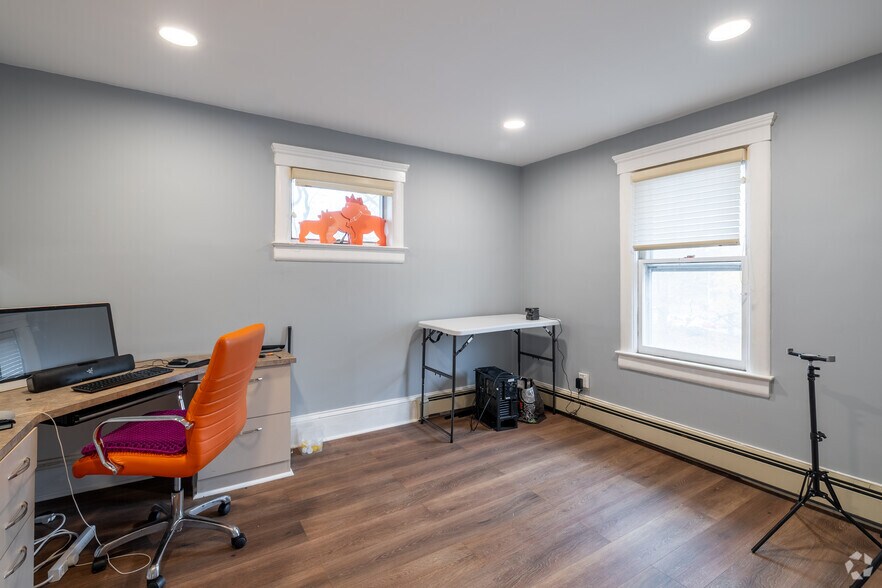 More Photos Of 149 W Main St, Freehold Medical For Lease