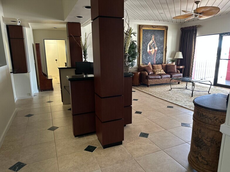 More Photos Of 4091 Colonial Blvd, Fort Myers Office Residential For Sale