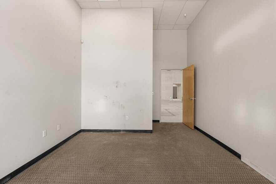 More Photos Of 1166 S Sage Dr, Cedar City Storefront For Lease