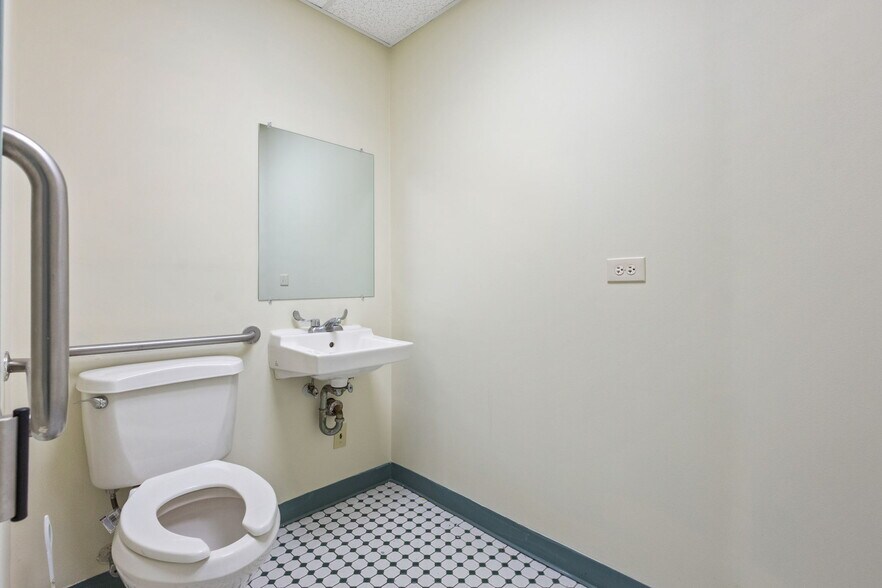 More Photos Of 311 N Midland Ave, Nyack Medical For Lease