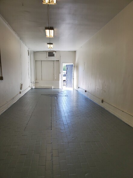 More Photos Of 7312-7316 S San Pedro St, Los Angeles Storefront Retail Office For Lease