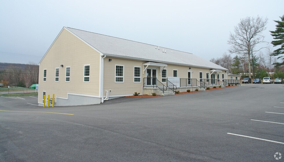 More Photos Of 45 Londonderry Tpke, Hooksett Office For Lease