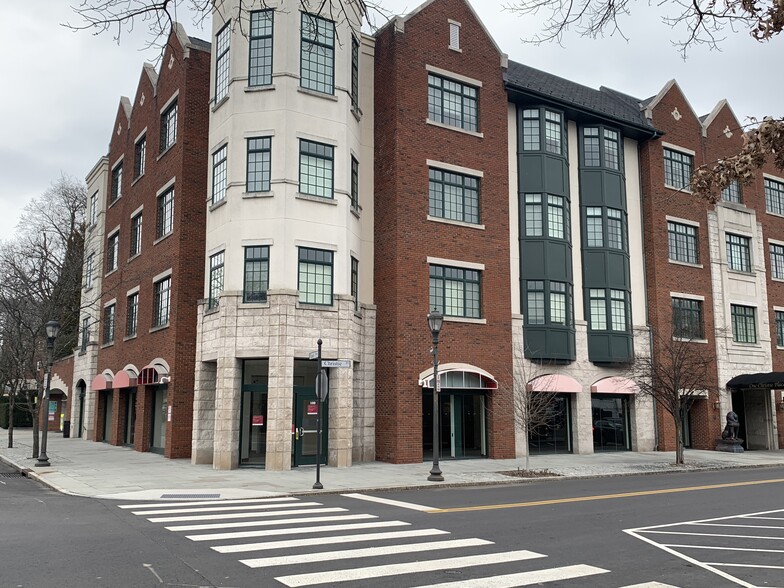 More Photos Of 1-100 Christie Pl, Scarsdale Apartments For Lease