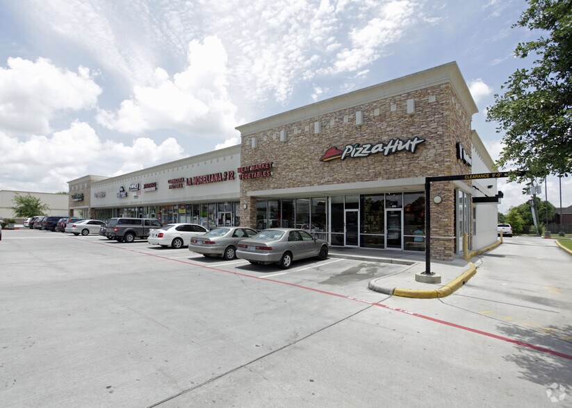 More Photos Of 6300 Broadway St, Pearland Unknown For Lease