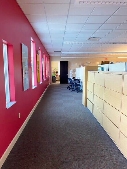 More Photos Of 17425 Bridge Hill Ct, Tampa Coworking Space