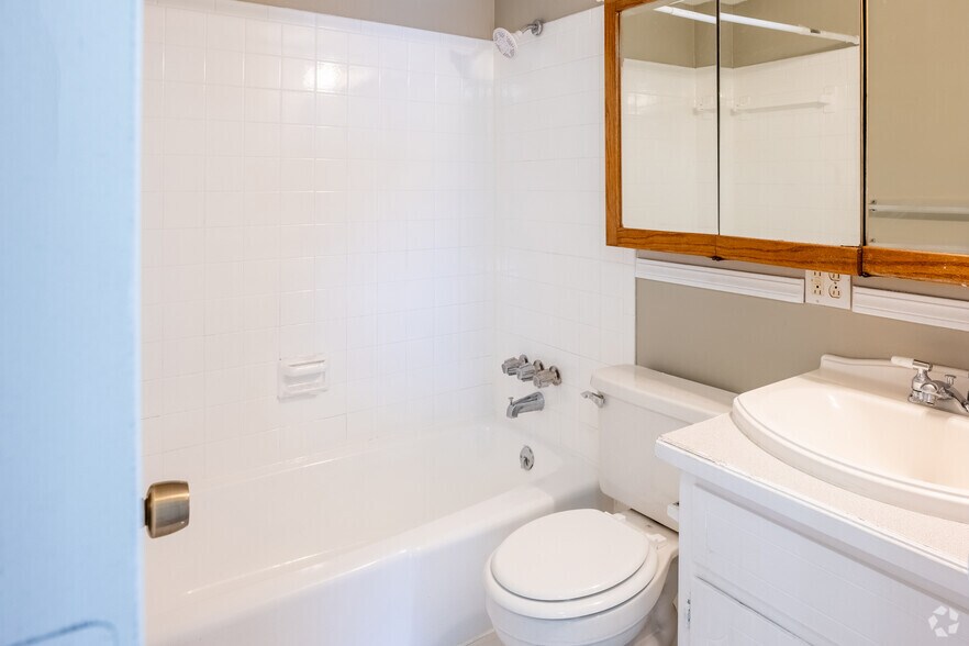 More Photos Of 12407 E 43rd St S, Independence Apartments For Sale
