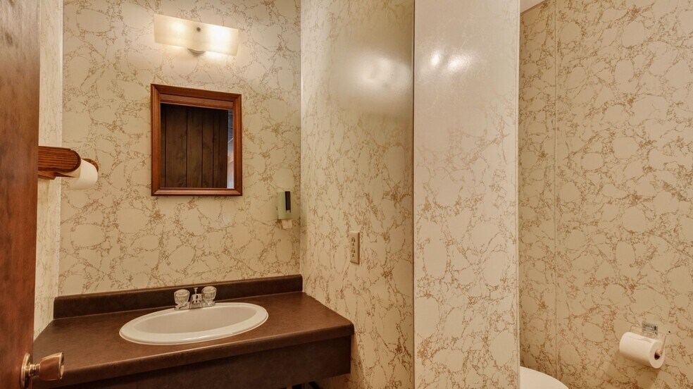 More Photos Of 113 S Main St, Greenwood Office For Sale