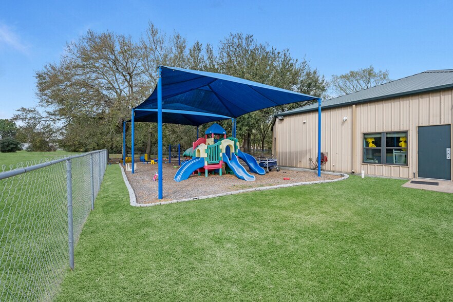More Photos Of 3421 E Walnut St, Pearland Daycare Center For Sale