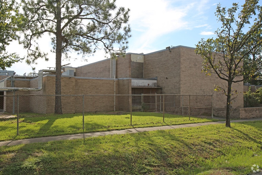More Photos Of 5909 England St, Houston Schools For Sale