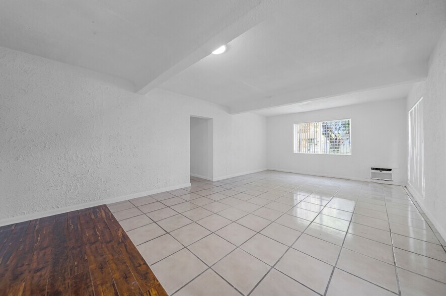 More Photos Of 1943-1947 Buchanan St, Hollywood Apartments For Sale