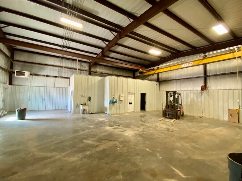 More Photos Of 3431 S County Rd W, Odessa Warehouse For Lease