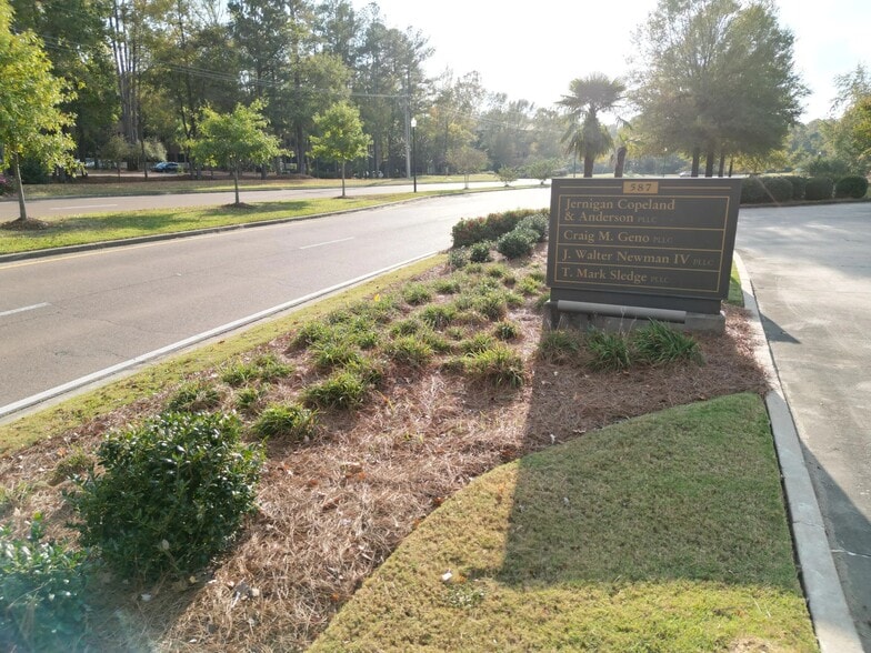 More Photos Of 587 Highland Colony Pky, Ridgeland Office For Lease