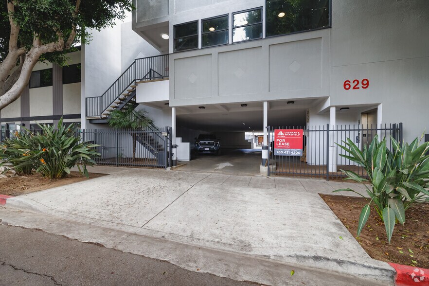 More Photos Of 629 2nd St, Encinitas Medical For Sale