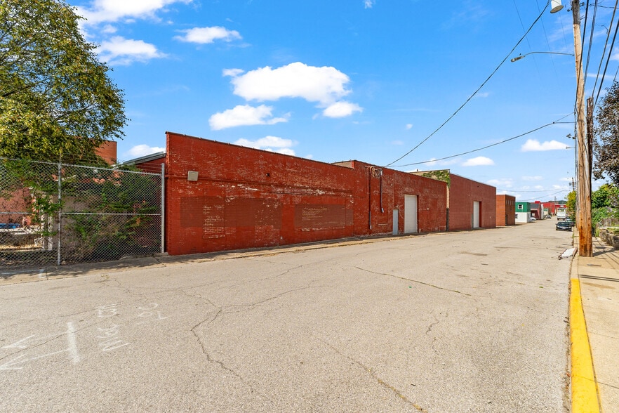 More Photos Of 1545 Hansford St, Charleston Light Distribution For Sale