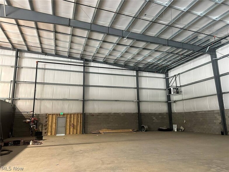 More Photos Of 200 8th St, Chester Warehouse For Lease