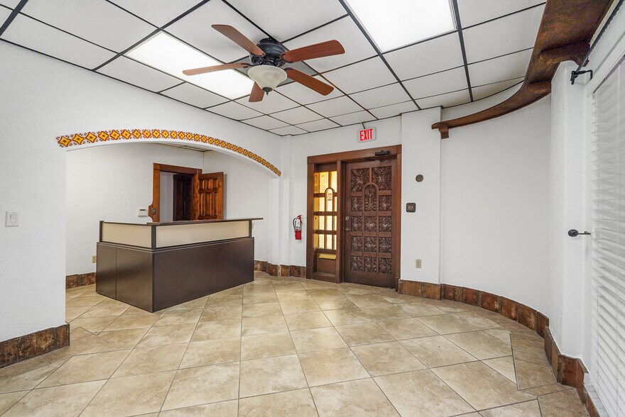 More Photos Of 537 10th St W, Bradenton Office For Lease