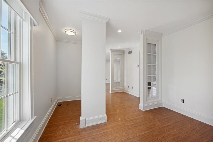 More Photos Of 108 S Finley Ave, Basking Ridge Storefront Retail Office For Lease