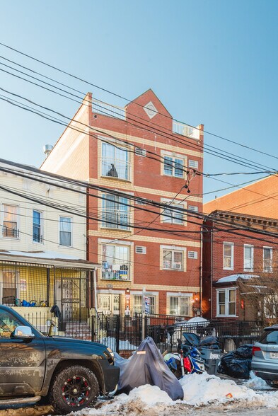 More Photos Of 10430 39th Ave, Corona Apartments For Sale