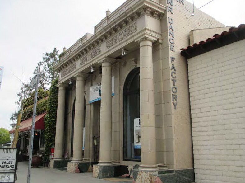 More Photos Of 11606 San Vicente Blvd, Los Angeles General Retail For Lease