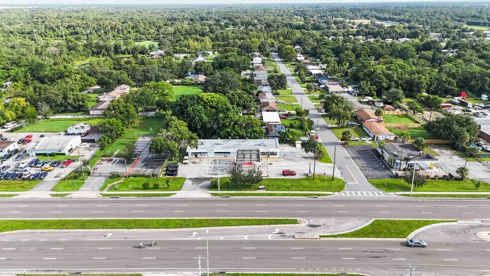 More Photos Of 8431-8433 E Colonial Dr, Orlando Service Station For Lease