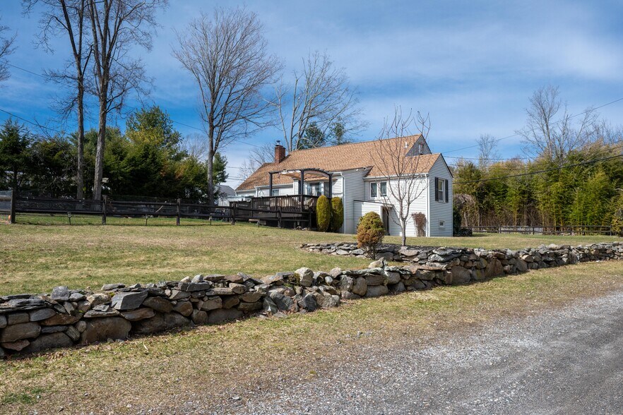 More Photos Of , Brookfield Unknown For Sale